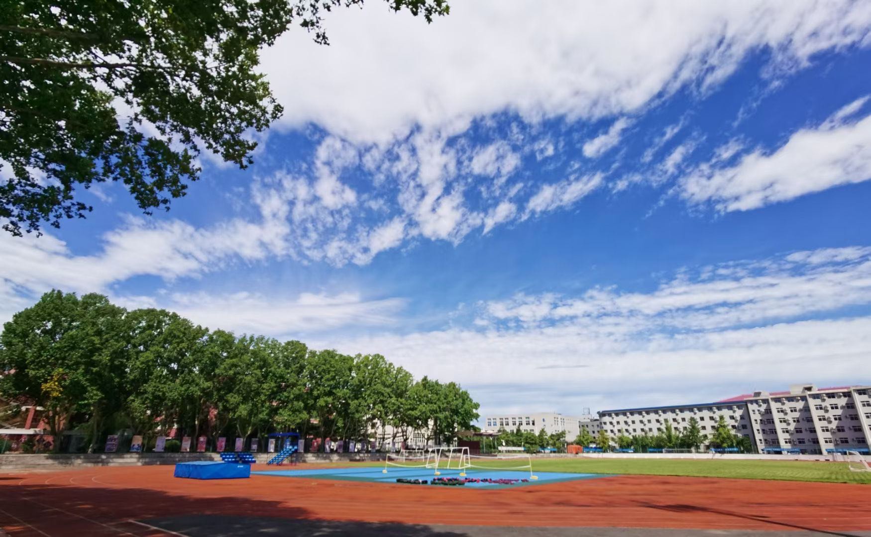 校园体育场